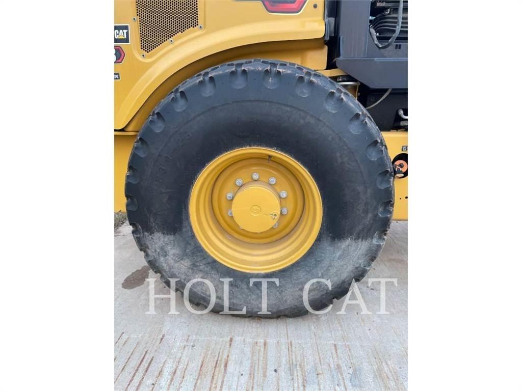 CAT CS54B Грунтовые катки