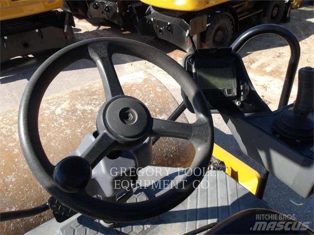 CAT CS54B Грунтовые катки