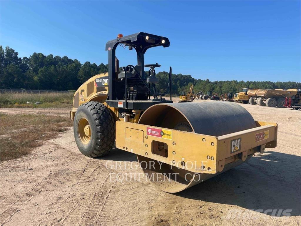 CAT CS54B Грунтовые катки