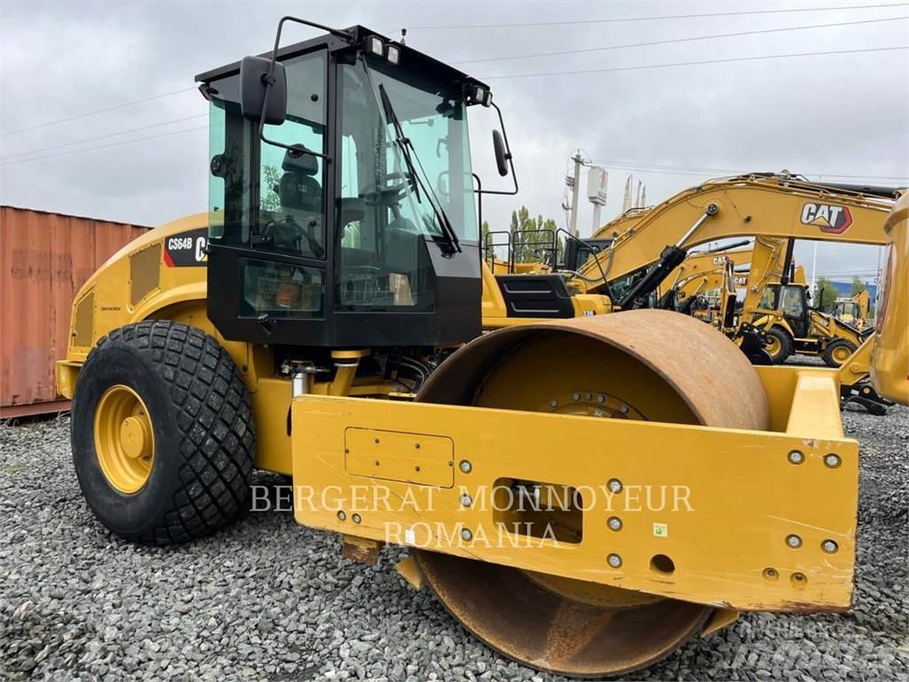 CAT CS64B Грунтовые катки