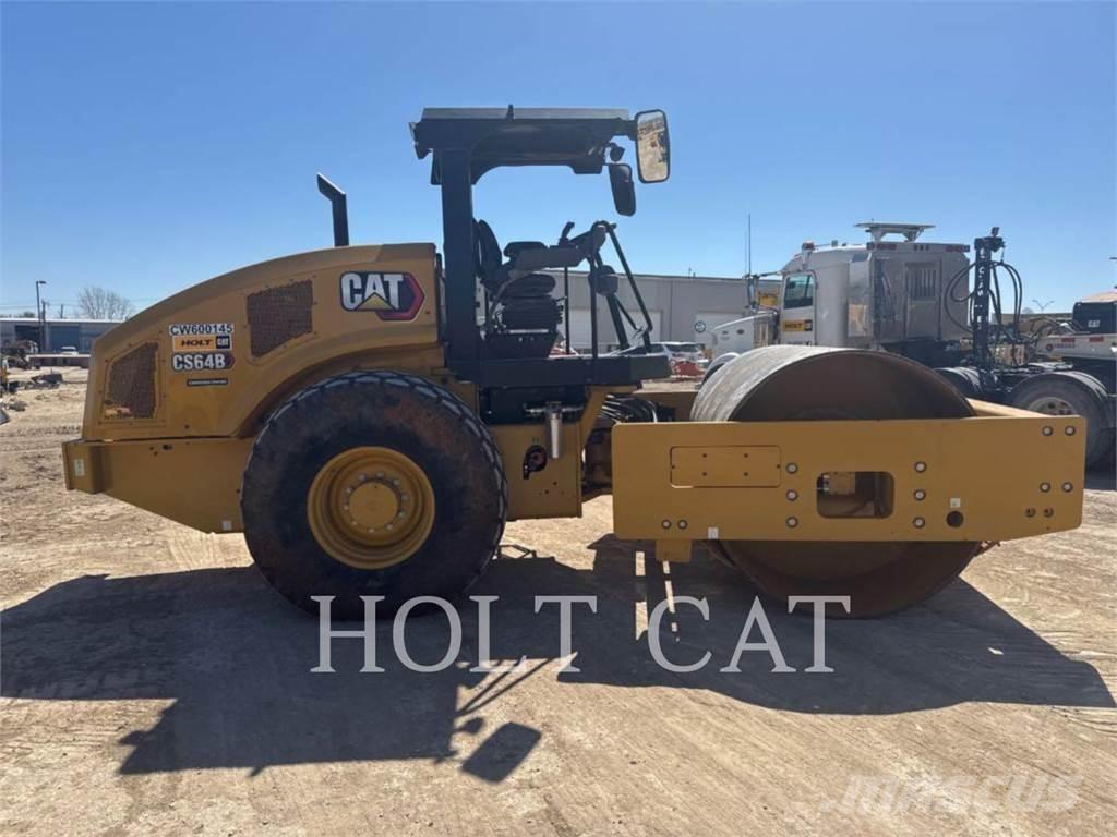 CAT CS64B Грунтовые катки