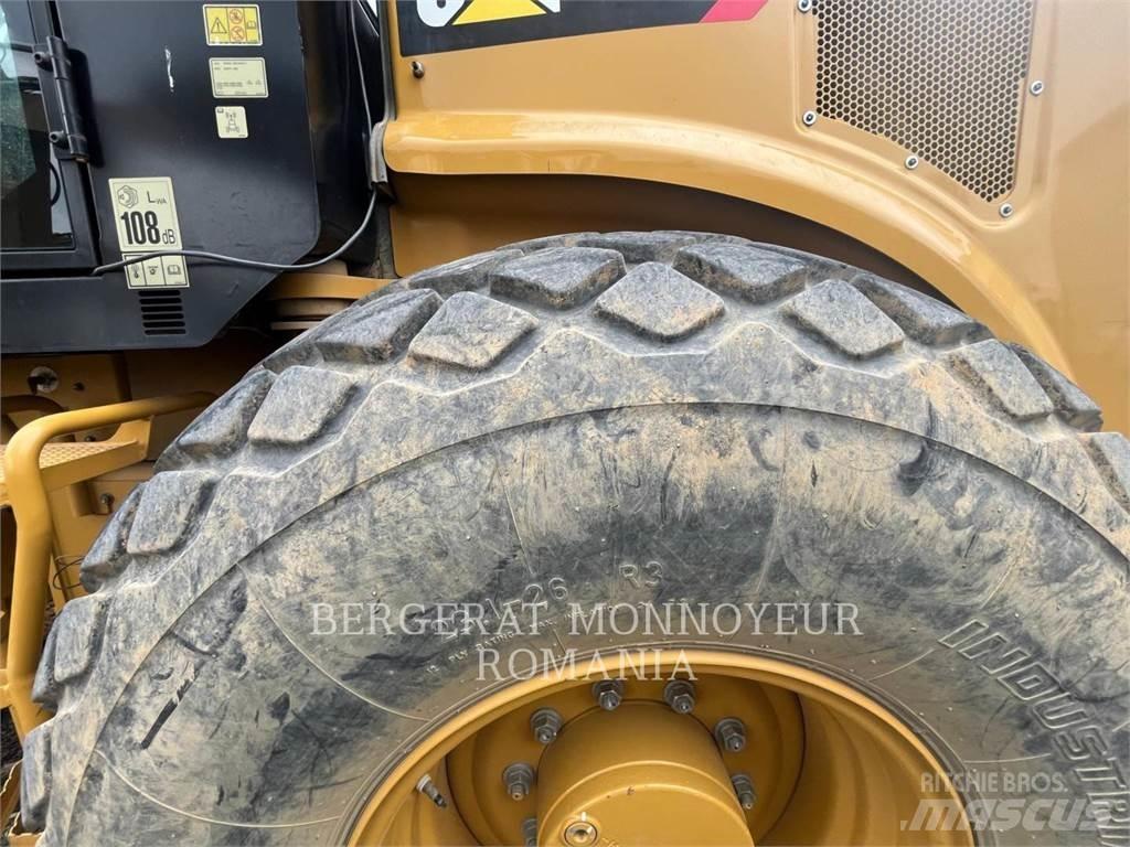 CAT CS64B Грунтовые катки