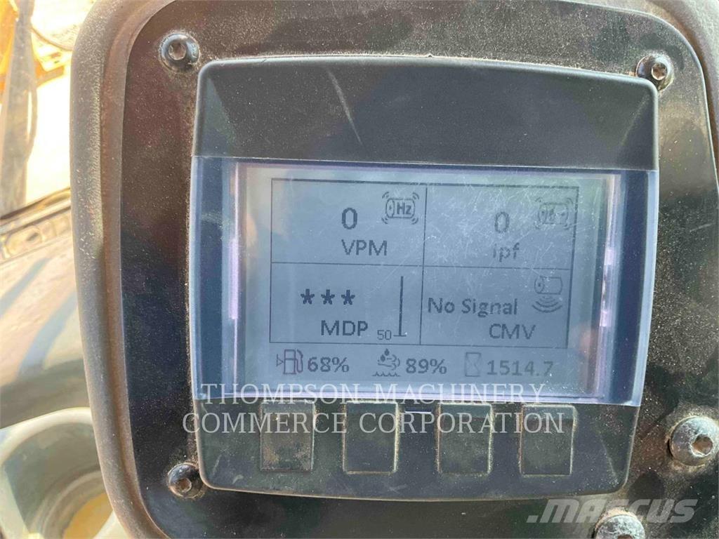CAT CS68B Грунтовые катки