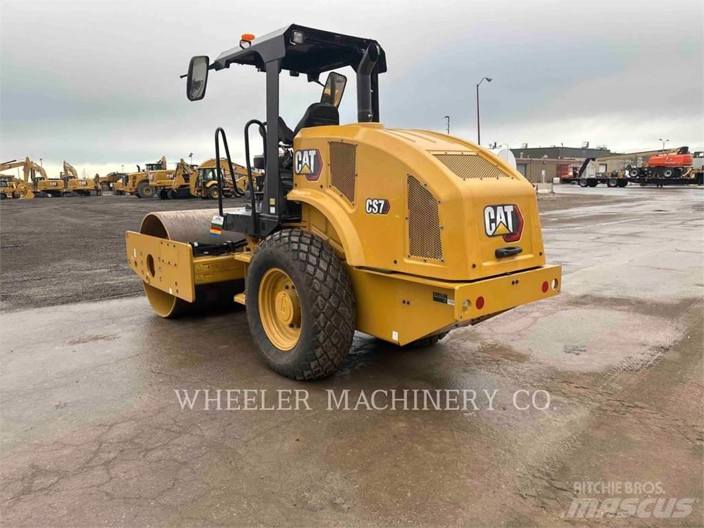 CAT CS7 Грунтовые катки