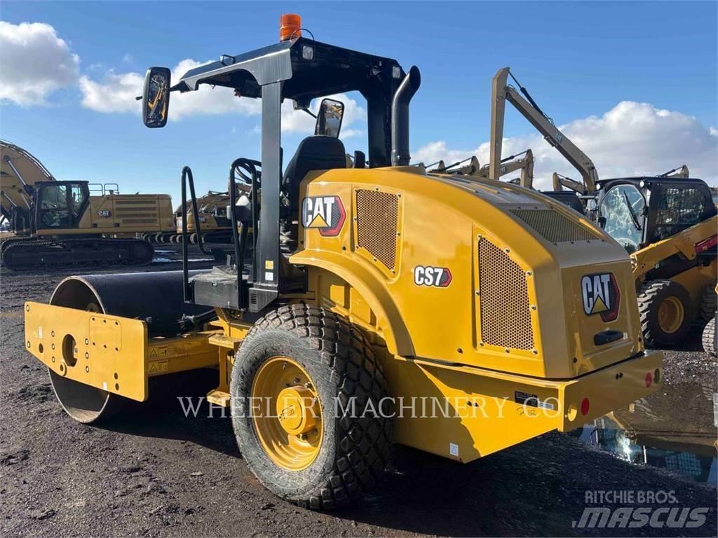 CAT CS7 Грунтовые катки