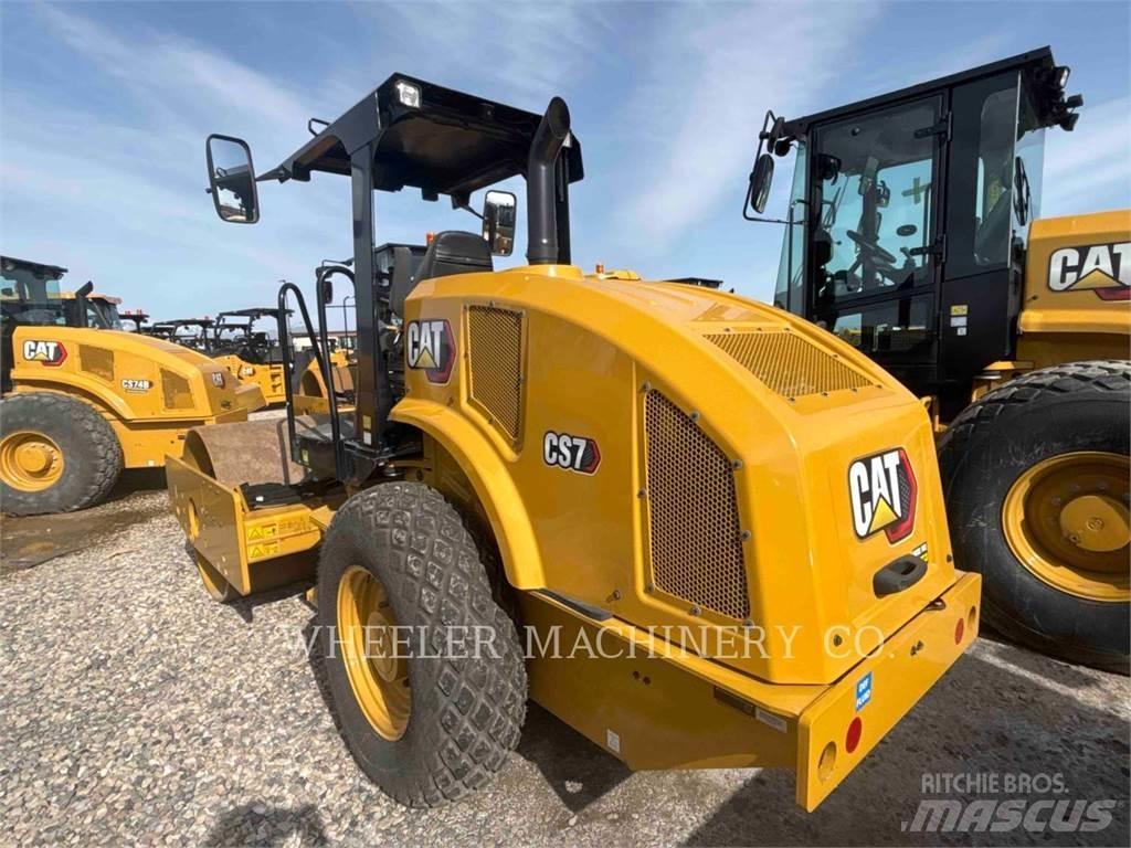 CAT CS7 Грунтовые катки