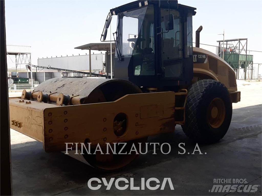 CAT CS74B Грунтовые катки