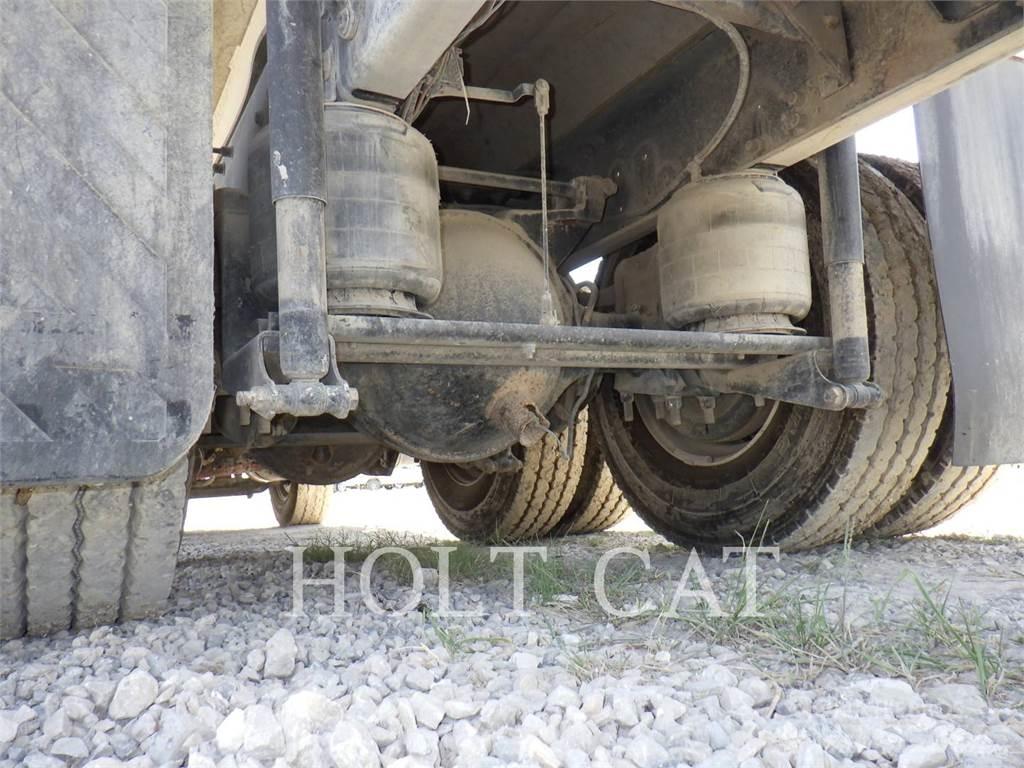 CAT CT660S Специальные грузовики