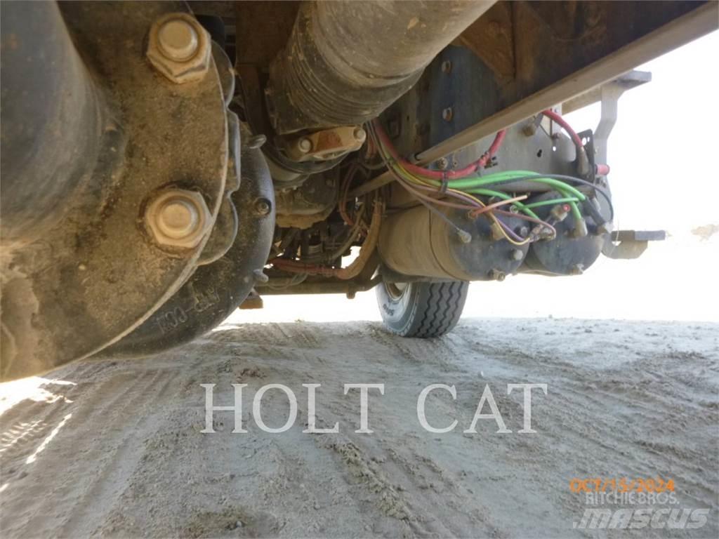 CAT CT660S SBA 6X4 Грузовики-цистерны