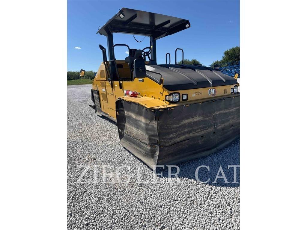 CAT CW 34 Пневматические катки