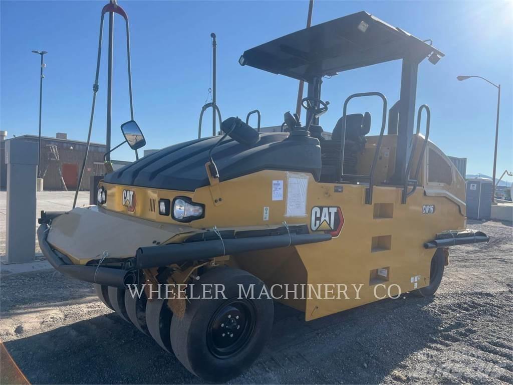 CAT CW16 Пневматические катки