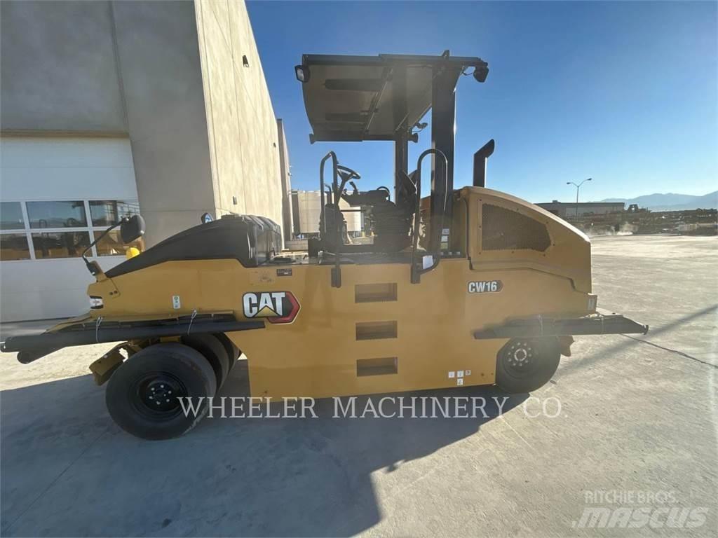 CAT CW16 Пневматические катки