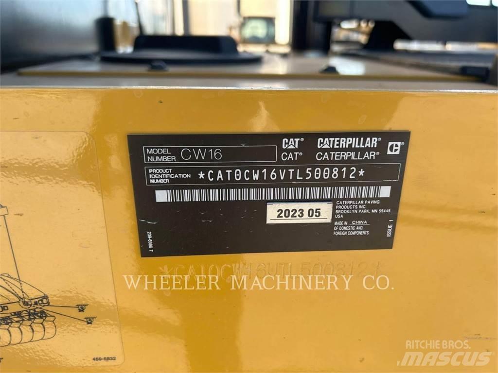 CAT CW16 Пневматические катки