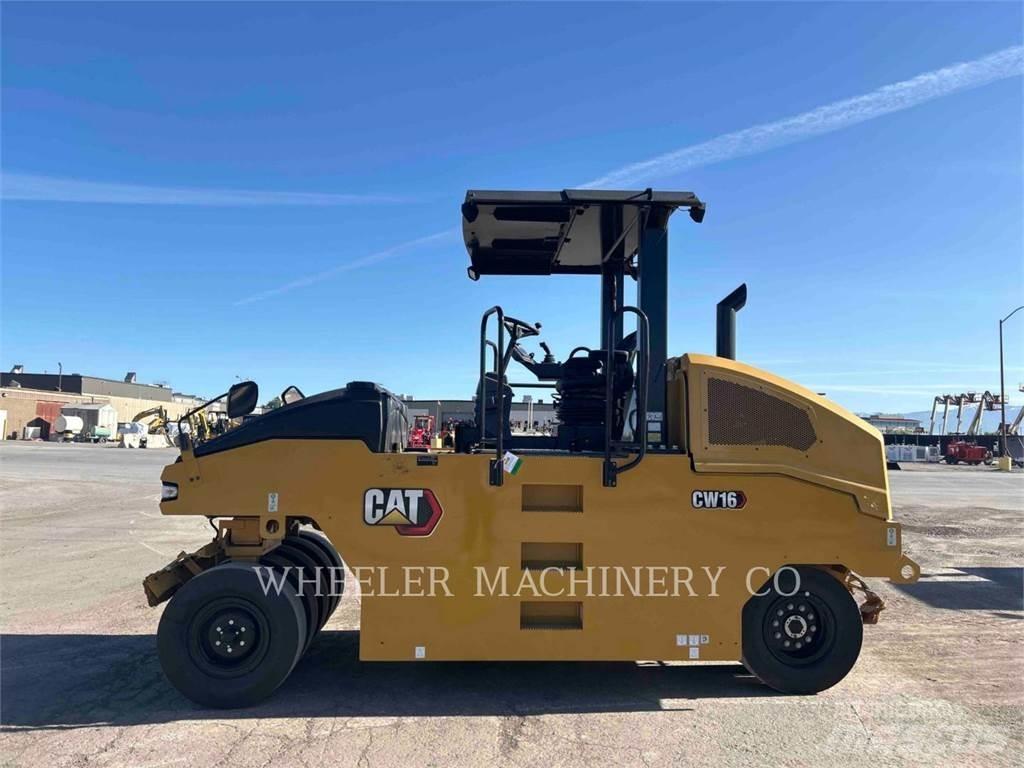 CAT CW16 Пневматические катки