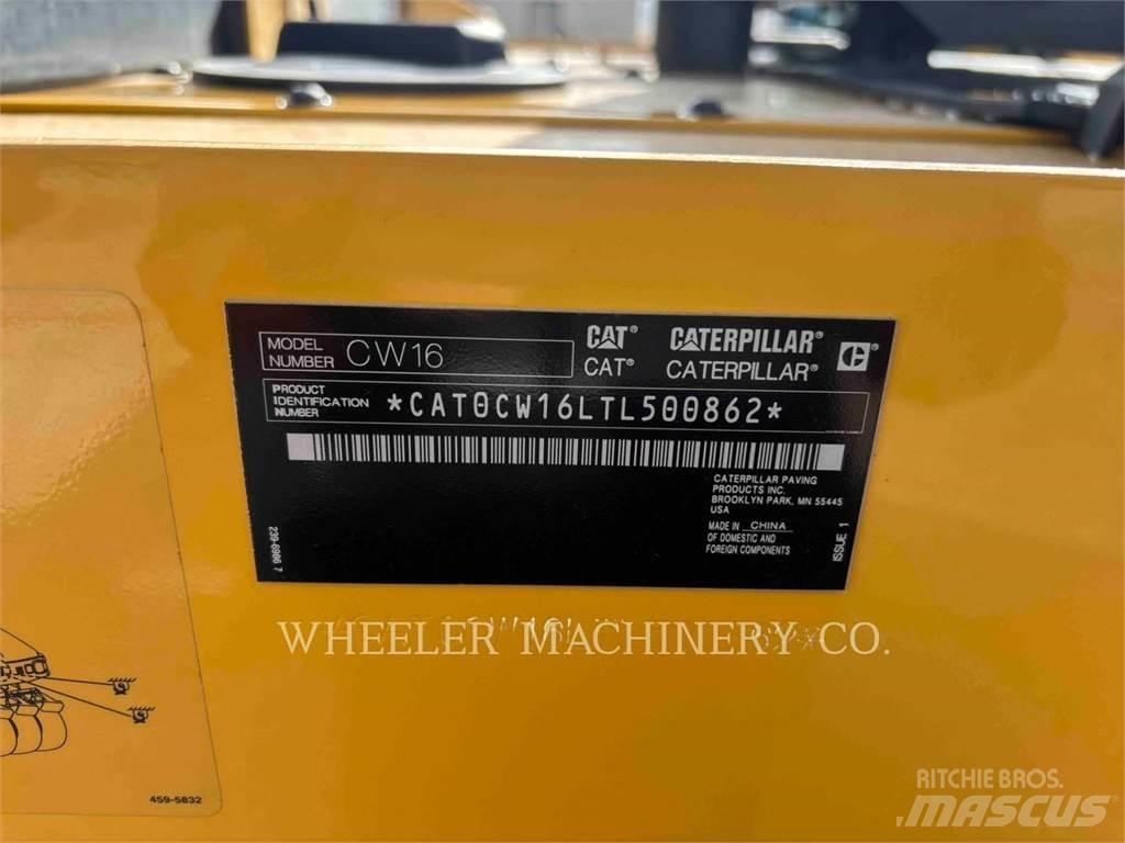 CAT CW16 Пневматические катки