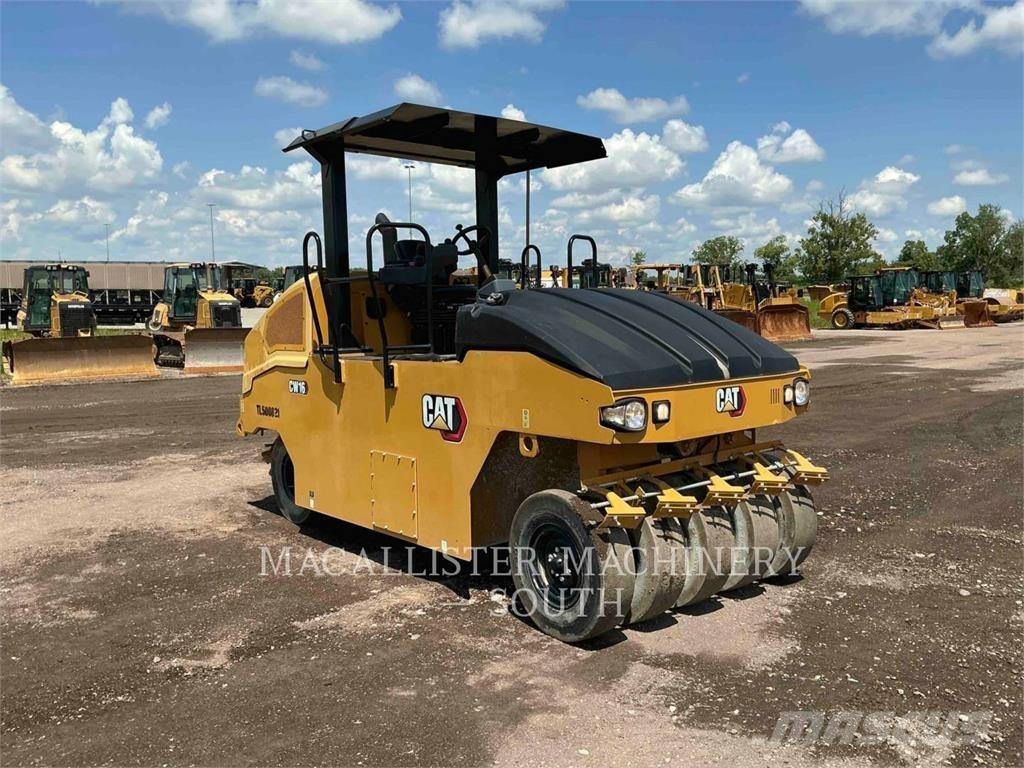 CAT CW16 Пневматические катки