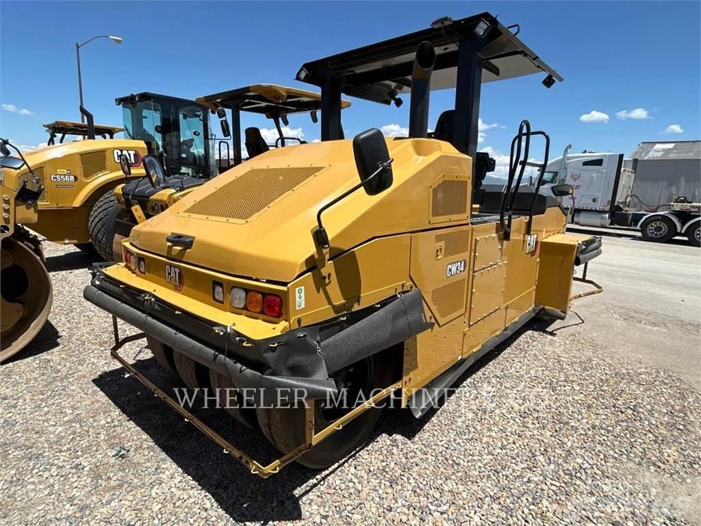 CAT CW34 Пневматические катки