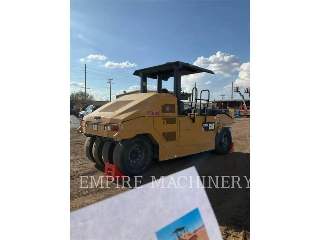CAT CW34 Пневматические катки