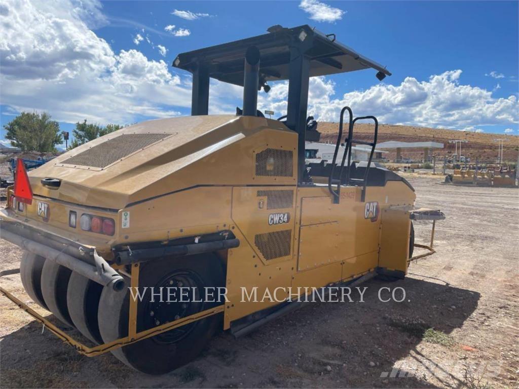 CAT CW34 Пневматические катки