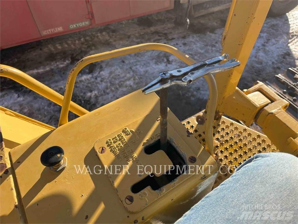 CAT D1 Гусеничные бульдозеры