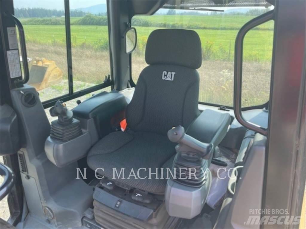 CAT D1 LGPCB Гусеничные бульдозеры
