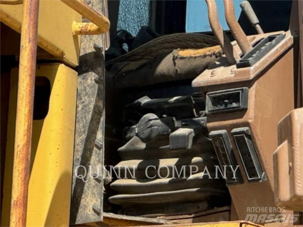 CAT D10 Гусеничные бульдозеры