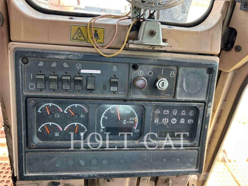 CAT D10R Гусеничные бульдозеры