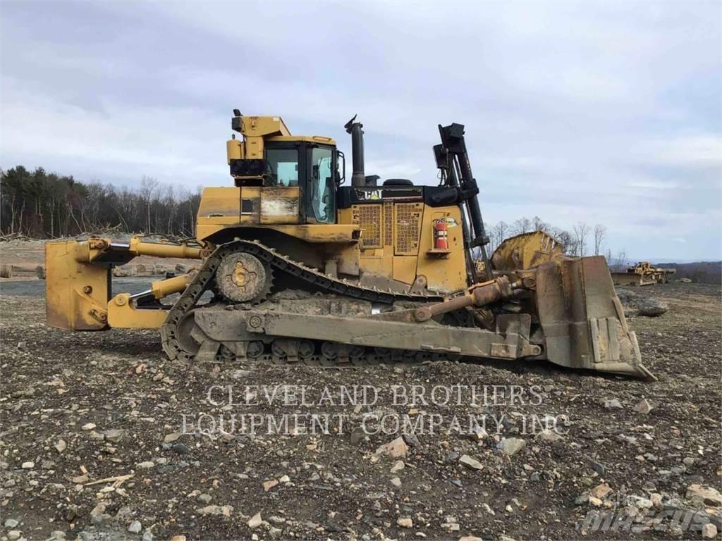 CAT D10T Гусеничные бульдозеры