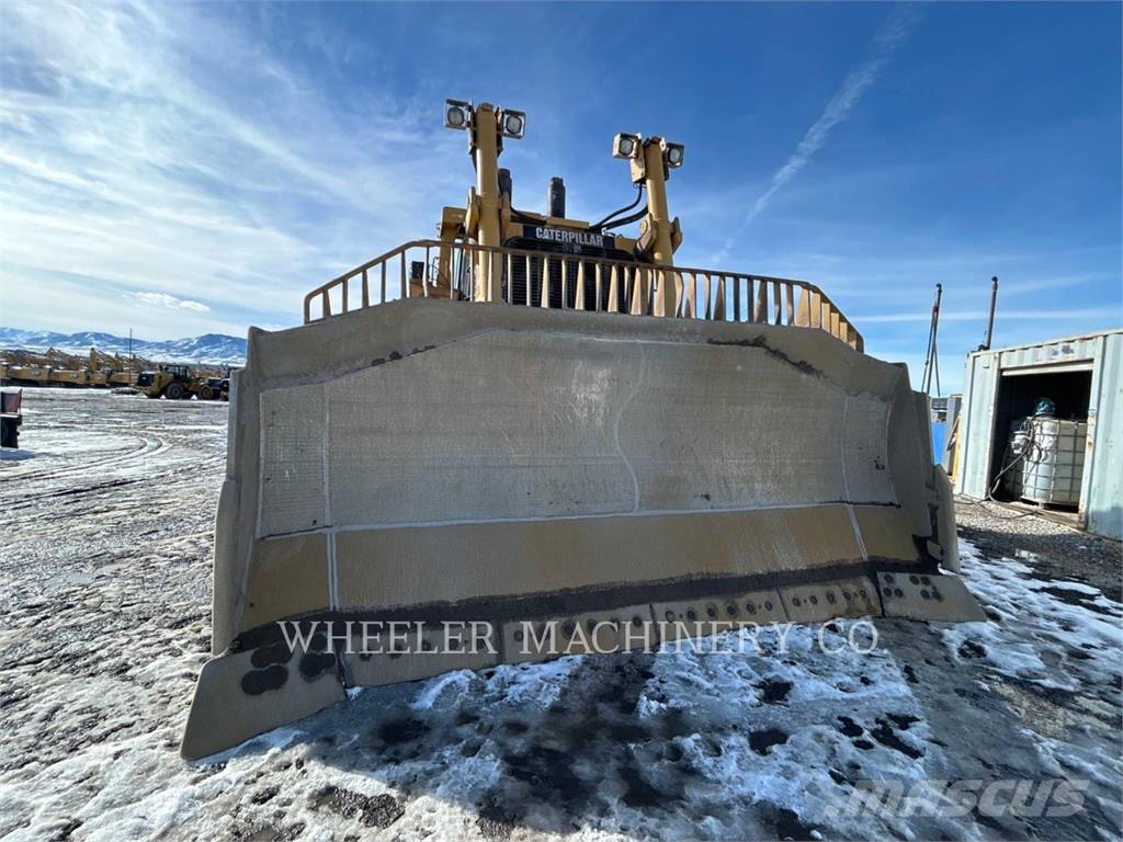 CAT D10T Гусеничные бульдозеры