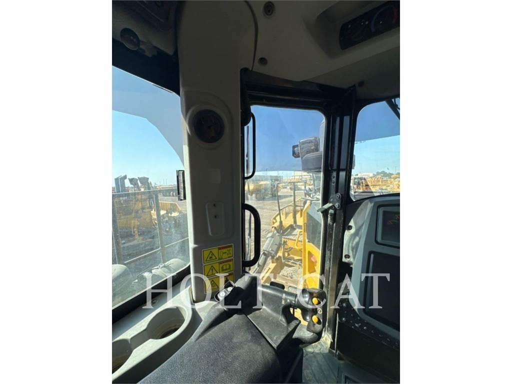 CAT D10T Гусеничные бульдозеры