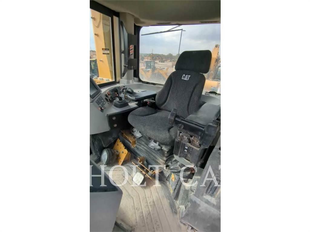 CAT D10T Гусеничные бульдозеры