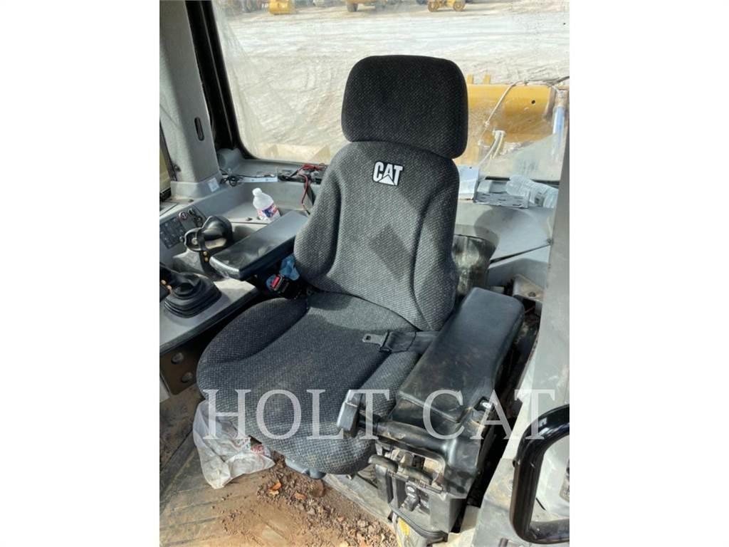 CAT D10T Гусеничные бульдозеры