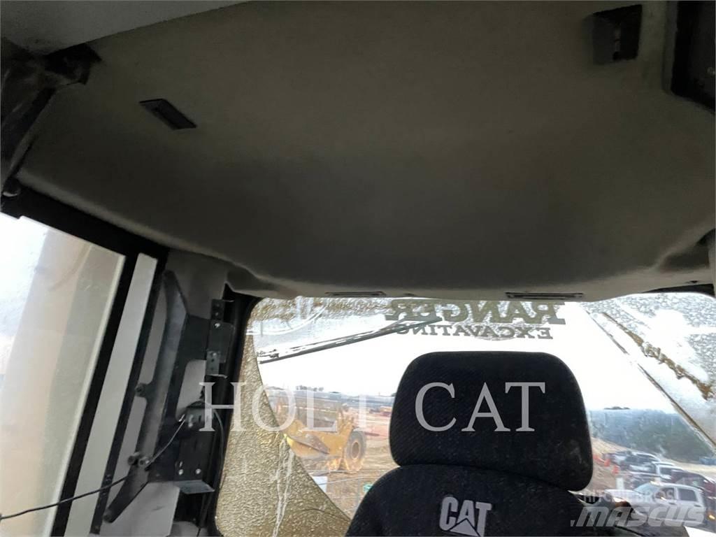 CAT D10T2 Гусеничные бульдозеры
