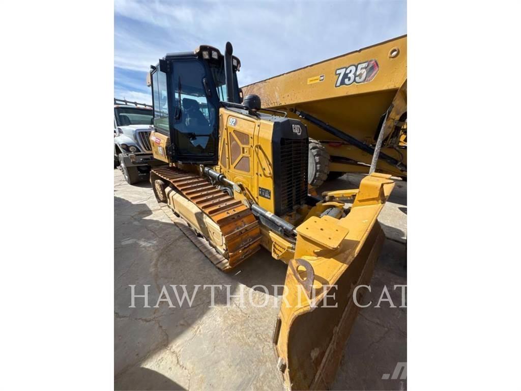 CAT D2 Гусеничные бульдозеры