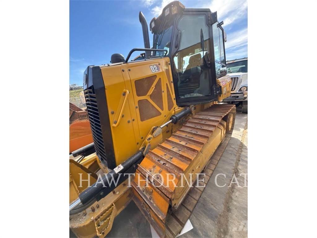 CAT D2 Гусеничные бульдозеры