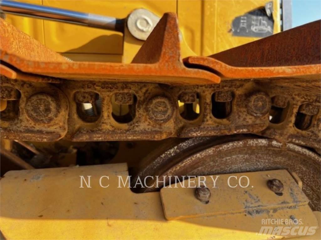 CAT D2 XLCN Гусеничные бульдозеры