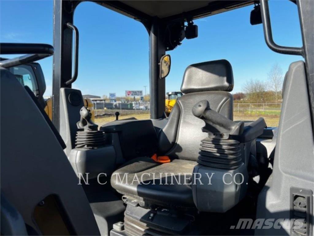 CAT D2 XLCN Гусеничные бульдозеры