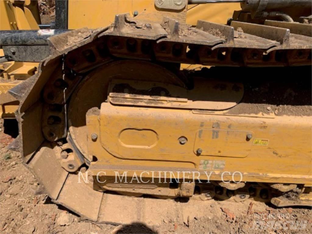 CAT D3 Гусеничные бульдозеры