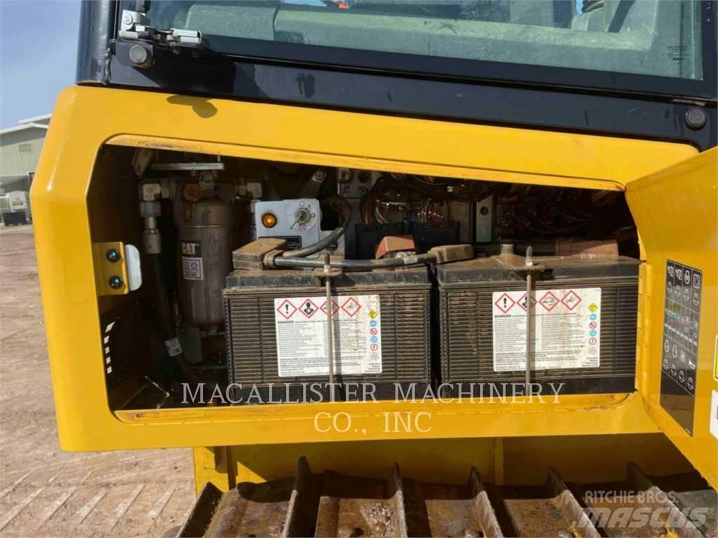 CAT D3 Гусеничные бульдозеры