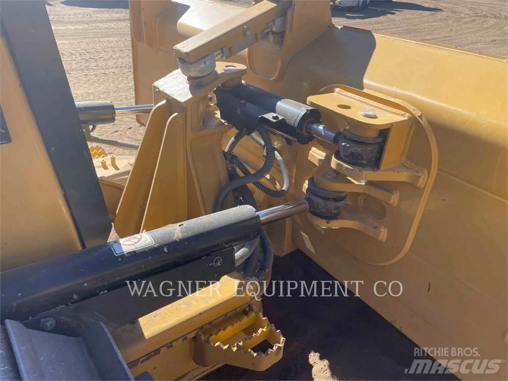 CAT D3 Гусеничные бульдозеры