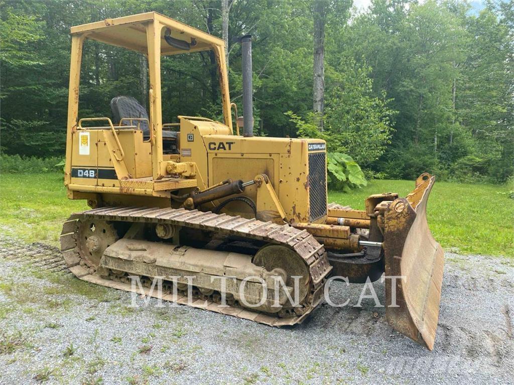 CAT D3B Гусеничные бульдозеры