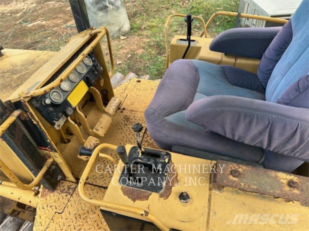 CAT D3BLGP Гусеничные бульдозеры