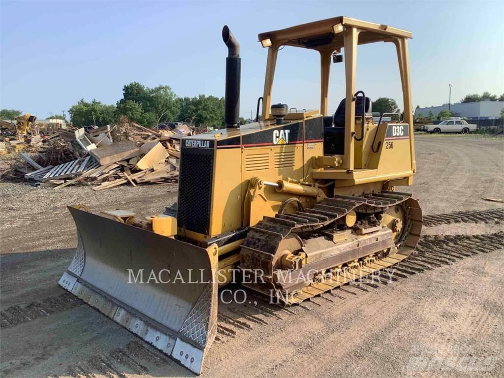 CAT D3CIII Гусеничные бульдозеры