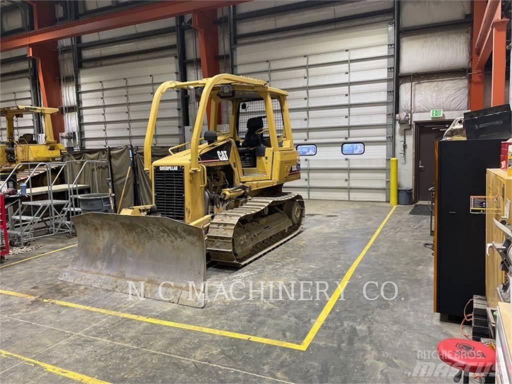 CAT D3G XLCN Гусеничные бульдозеры