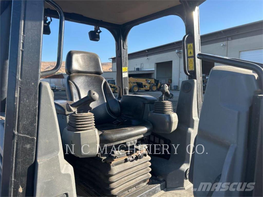 CAT D3K2 XLCN Гусеничные бульдозеры