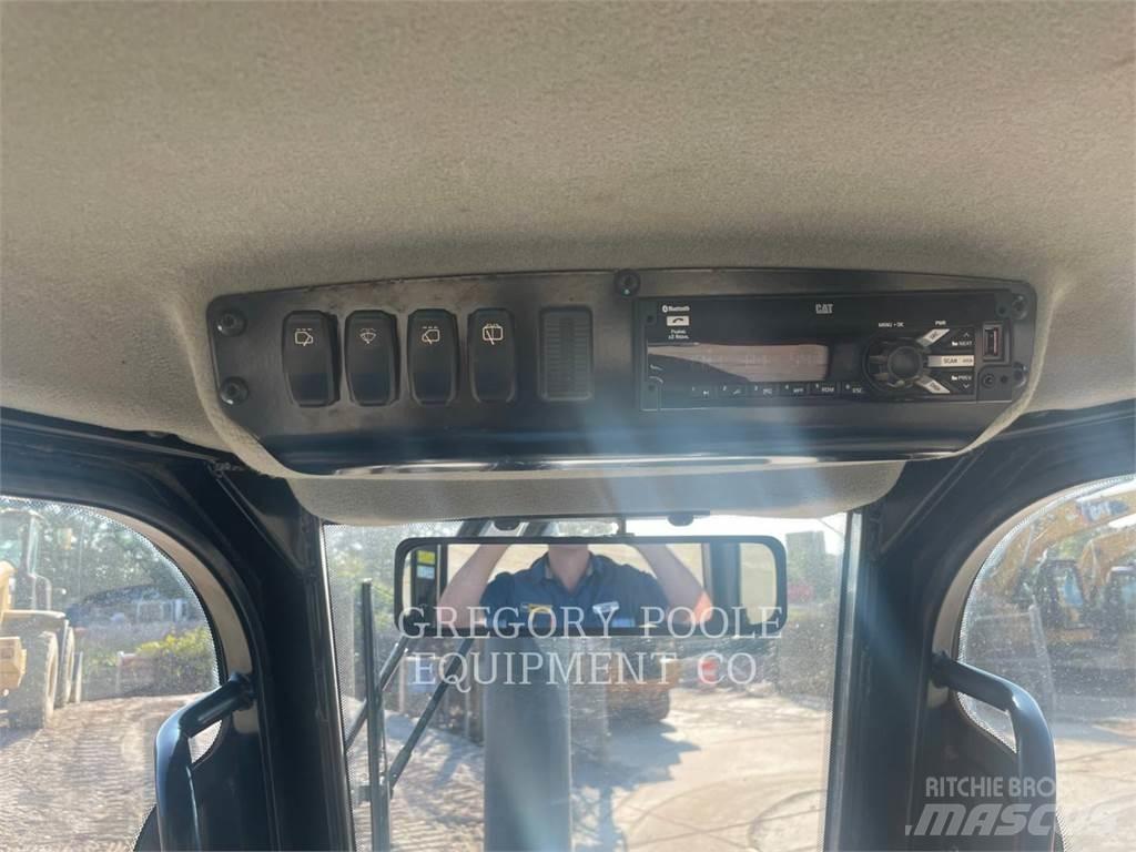 CAT D3K2LGP Гусеничные бульдозеры