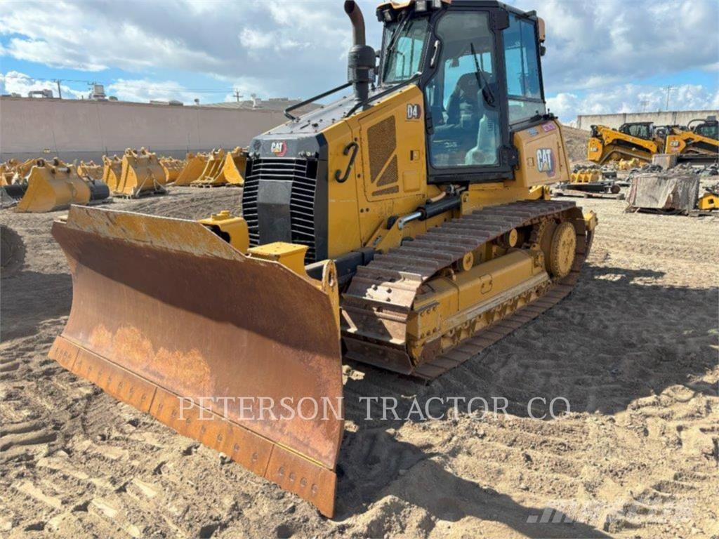 CAT D4 Гусеничные бульдозеры