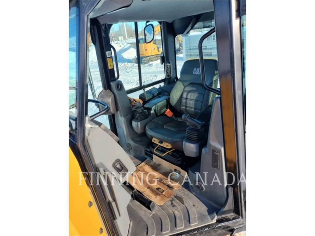 CAT D4-16 Гусеничные бульдозеры