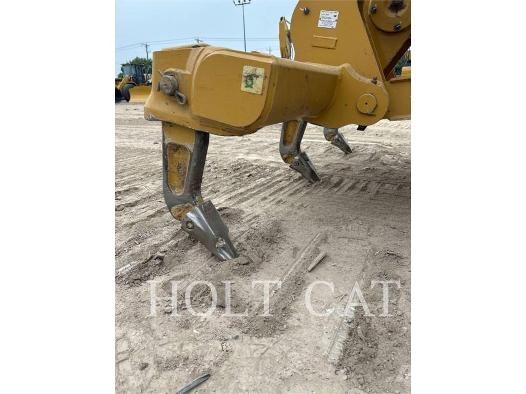 CAT D4 CAB3 Гусеничные бульдозеры