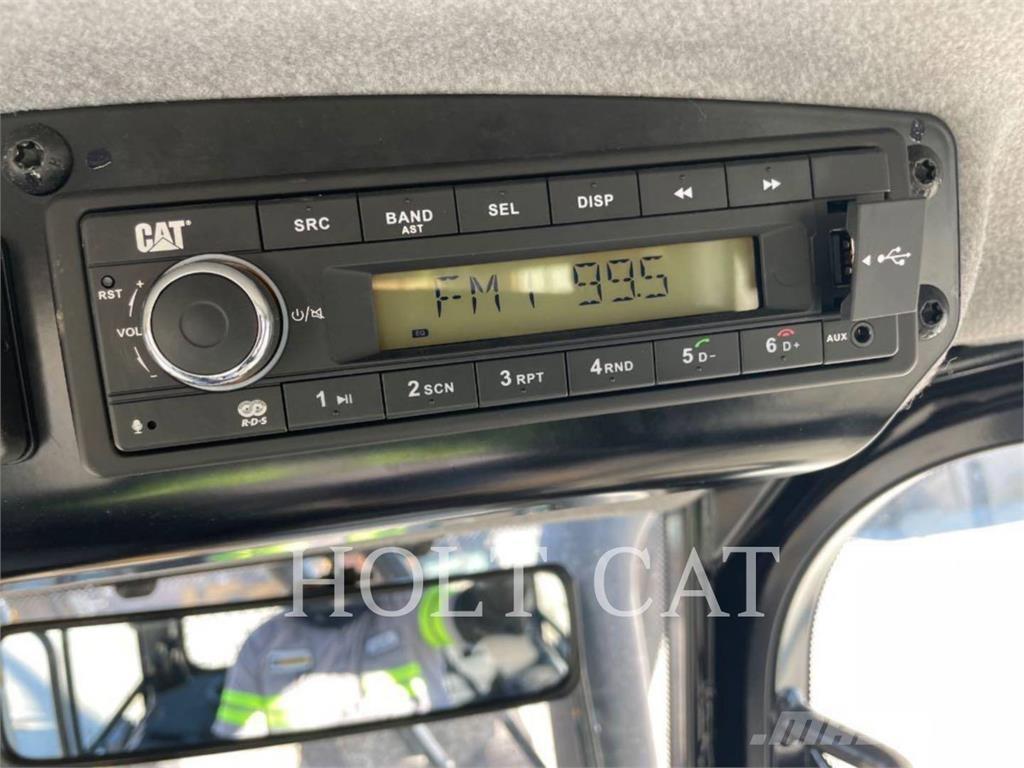 CAT D4 LGPCAB Фронтальные погрузчики